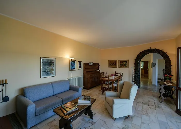 Autonoma Affacciata Sul Golfo Borromeo * Вербания