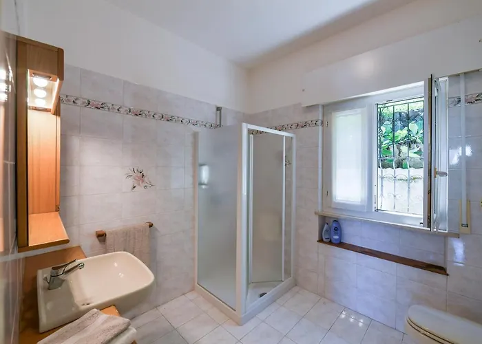 Дом отдыха Autonoma Affacciata Sul Golfo Borromeo